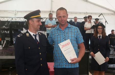 PREVZEM AVTOCISTERNE PGD UNEC 28 FOTO LJUBO VUKELIČ